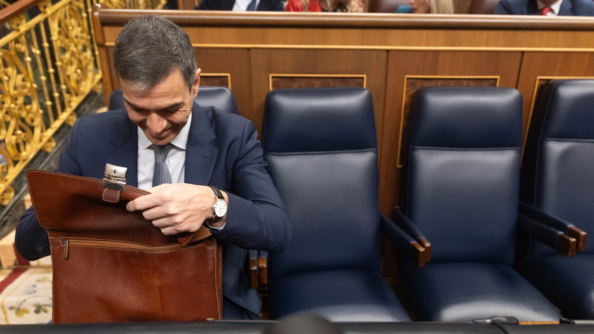 El presidente del Gobierno, Pedro Sánchez, interviene durante una sesión de control, Congreso de los Diputados, a 12 de febrero de 2025, en Madrid (España). Durante la sesión de control, la primera de 2025, el Ejecutivo se enfrenta a las preguntas e interpelaciones de la oposición que se han centrado en la imputación del Fiscal General, la administración Trump y la subida de los impuestos. Tras la sesión de control se votará la convalidación o derogación de la ley ‘ómnibus’ por el que se apru...