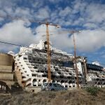Aspecto que presenta actualmente el hotel El Algarrobico, en Carboneras (Almería)