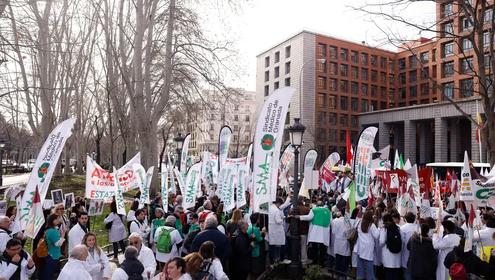 Manufestación de médicos para exigir estatuto propio