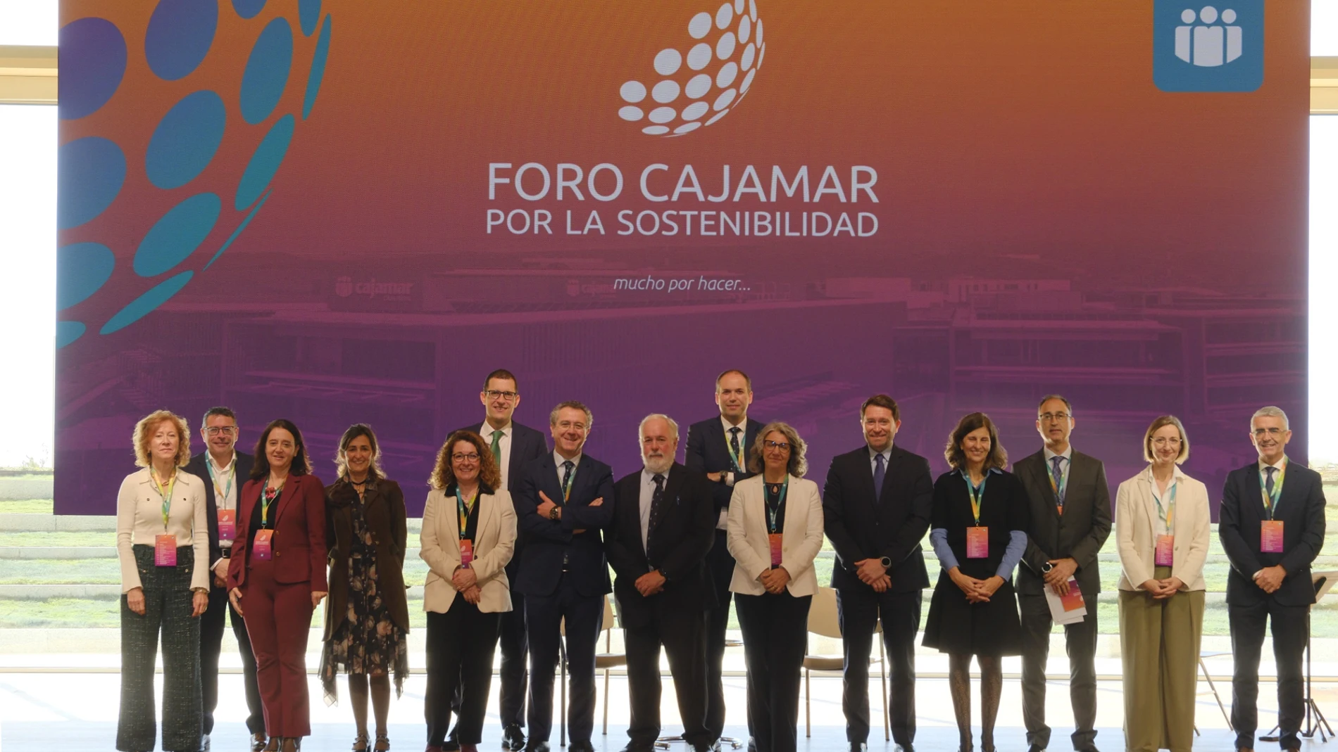 Directivos de Cajamar y los principales responsables de empresas líderes y expertos en el Foro de la entidad
