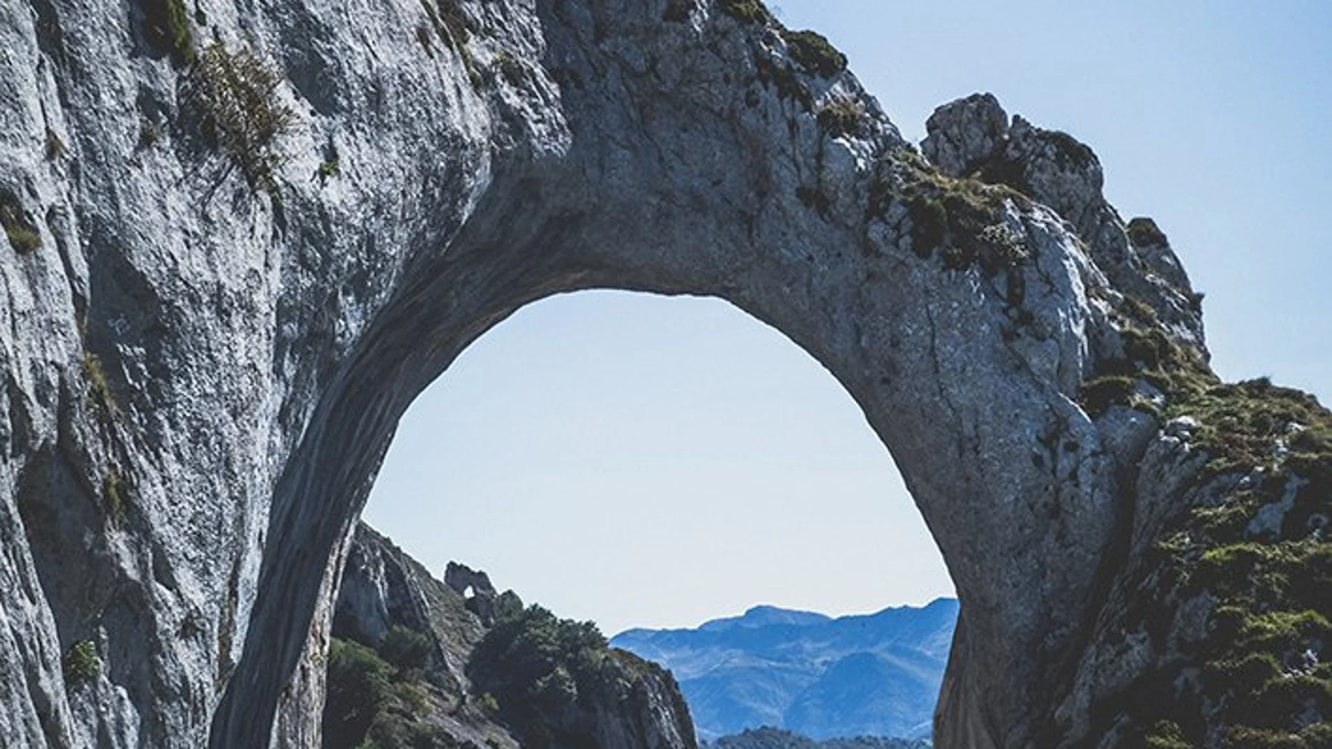 Subir al Peña Mea, la ruta que tienes que hacer para tocar el cielo asturiano