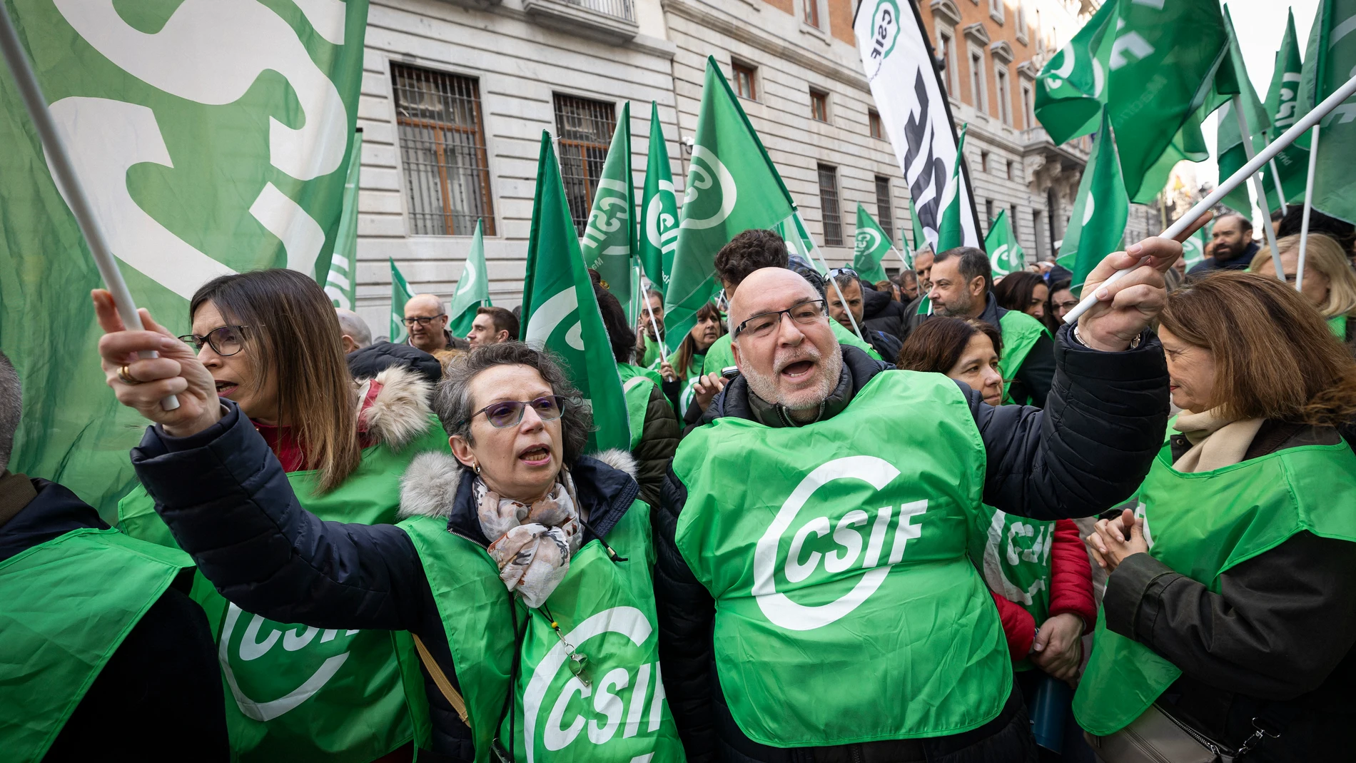 Manifestación frente al Ministerio de Hacienda en defensa de Muface y la mejora de condiciones laborales del conjunto de empleados públicos © Enrique Cidoncha