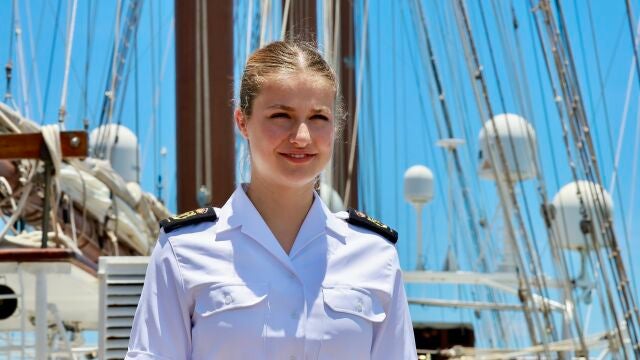 La princesa Leonor a bordo del buque escuela Juan Sebastián Elcano llega a Brasil 