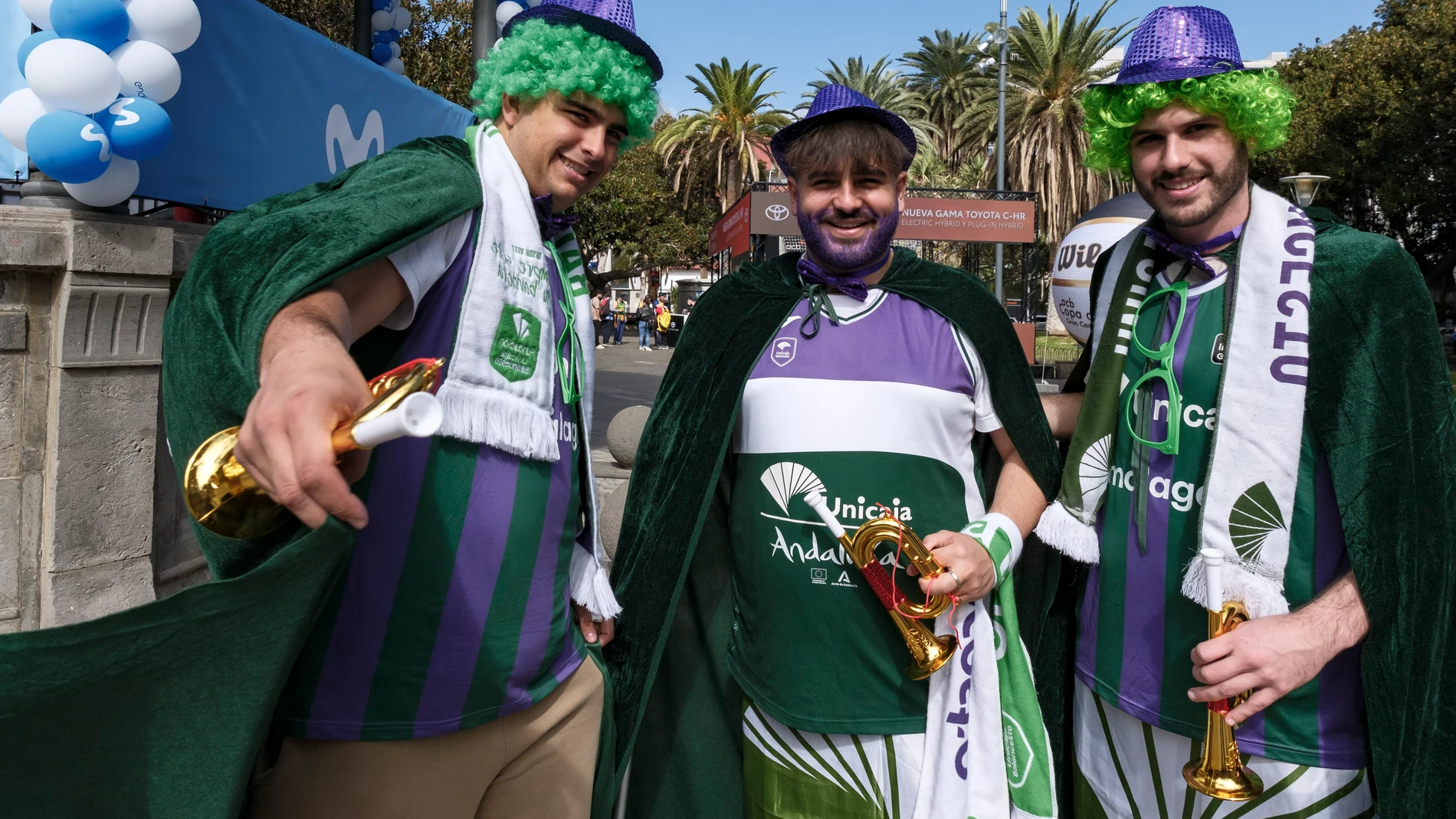 Hinchas del Unicaja en la Fan Zone de la Copa del Rey en Gran Canaria