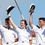 La princesa Leonor con algunos de sus compañeros del Juan Sebastián de Elcano