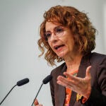 Montero subraya que solo el 20 % de perceptores del SMI tendrán que tributar en el IRPF
