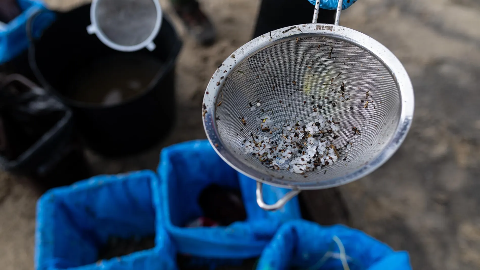 Detectan pélets en varias playas de O Barbanza y la Xunta inicia seguimiento en arenales de la comarca
