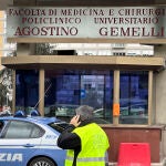 El papa, ingresado en el hospital Gemelli debido a su bronquitis
