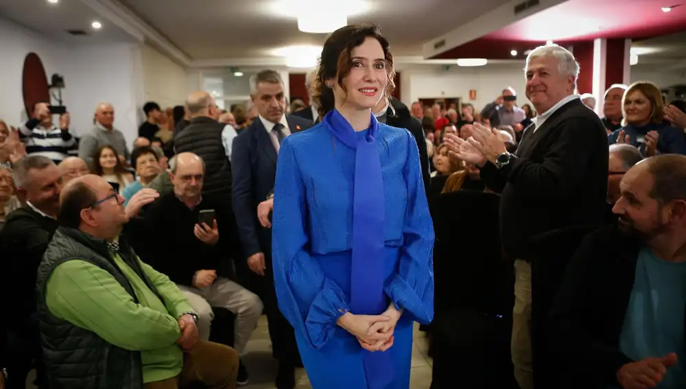 Díaz Ayuso reivindica en Ribadeo (Lugo) sus políticas en Madrid: "Recaudar es bien sencillo, lo difícil es gobernar"