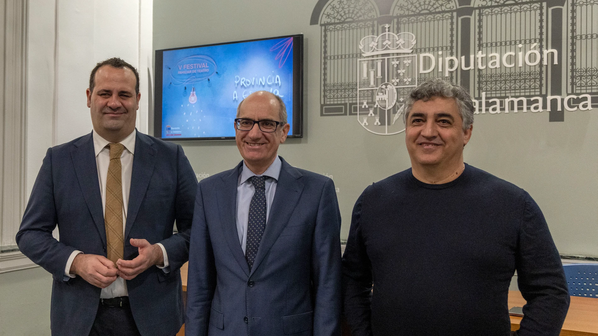 El presidente de la Diputación de Salamanca, Javier Iglesias, presenta el programa de "Provincia a Escena" junto a David Mingo y Manuel González