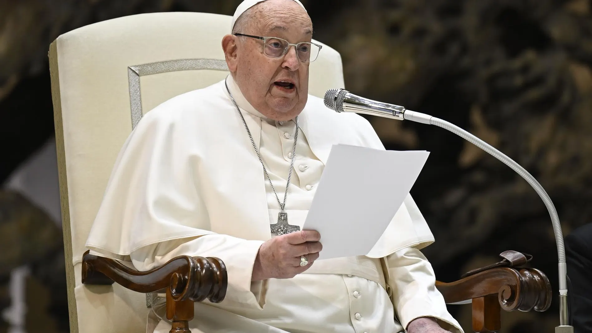 Vaticano.- El Papa Francisco cancela su agenda hasta el lunes tras ser hospitalizado debido a su bronquitis