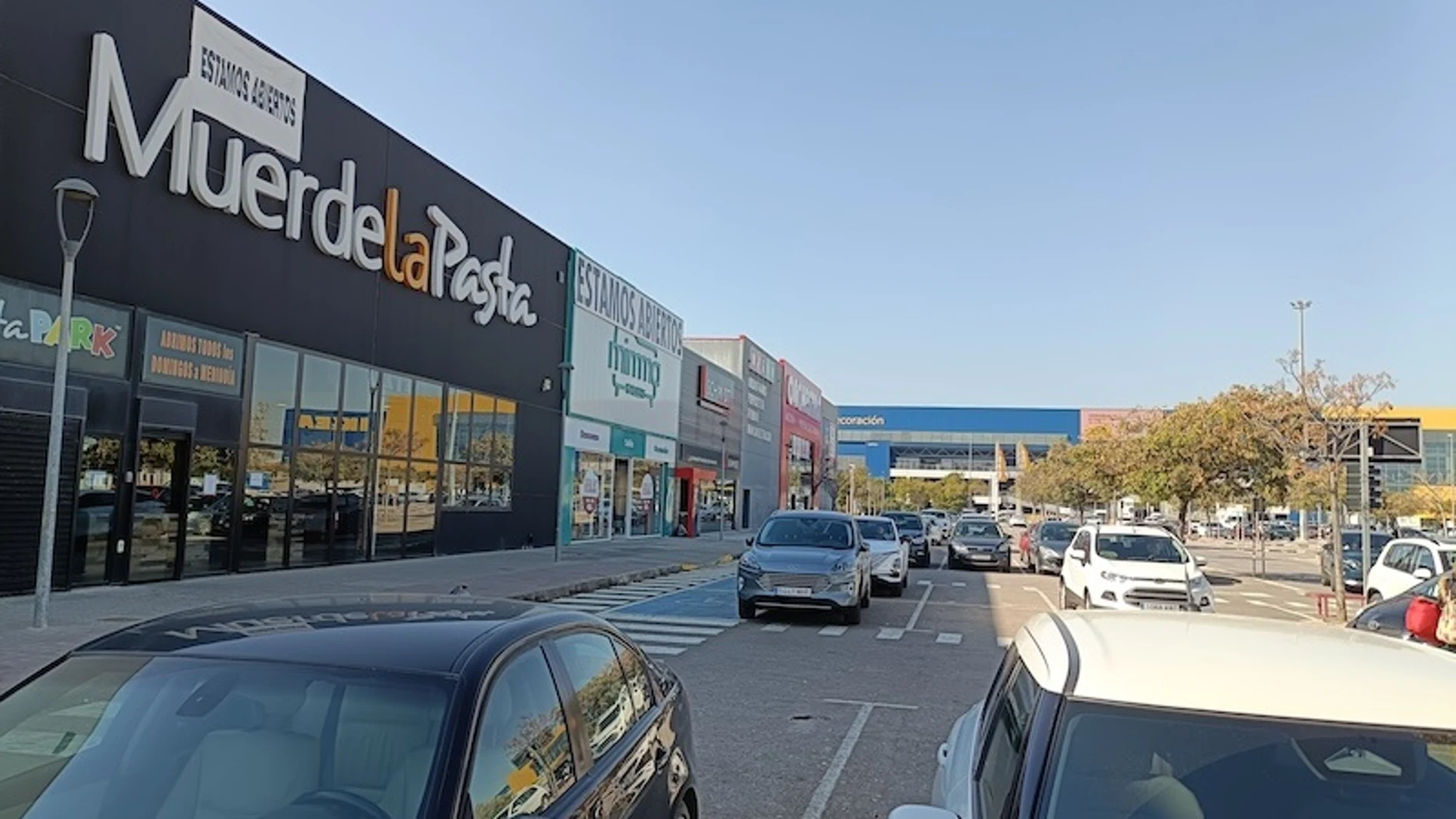 El Parque Comercial 'Alfafar Parc' avanza "con paso firme hacia la normalidad" tras los devastadores efectos de la dana del pasado 29 de octubre. REMITIDA / HANDOUT por ALFAFAR PARC Fotografía remitida a medios de comunicación exclusivamente para ilustrar la noticia a la que hace referencia la imagen, y citando la procedencia de la imagen en la firma 06/02/2025