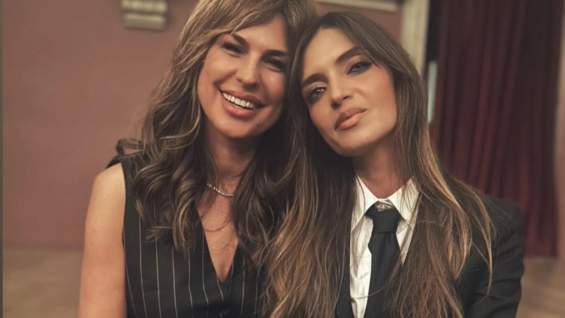 Sara Carbonero con Raquel Perera.