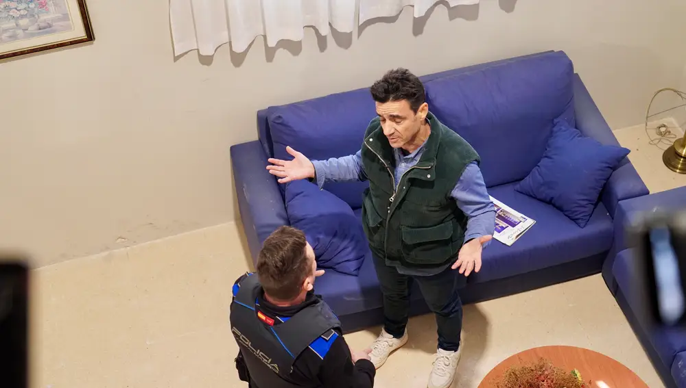 En la vida real, el agresor fue detenido y contaba con antecedentes en violencia de género