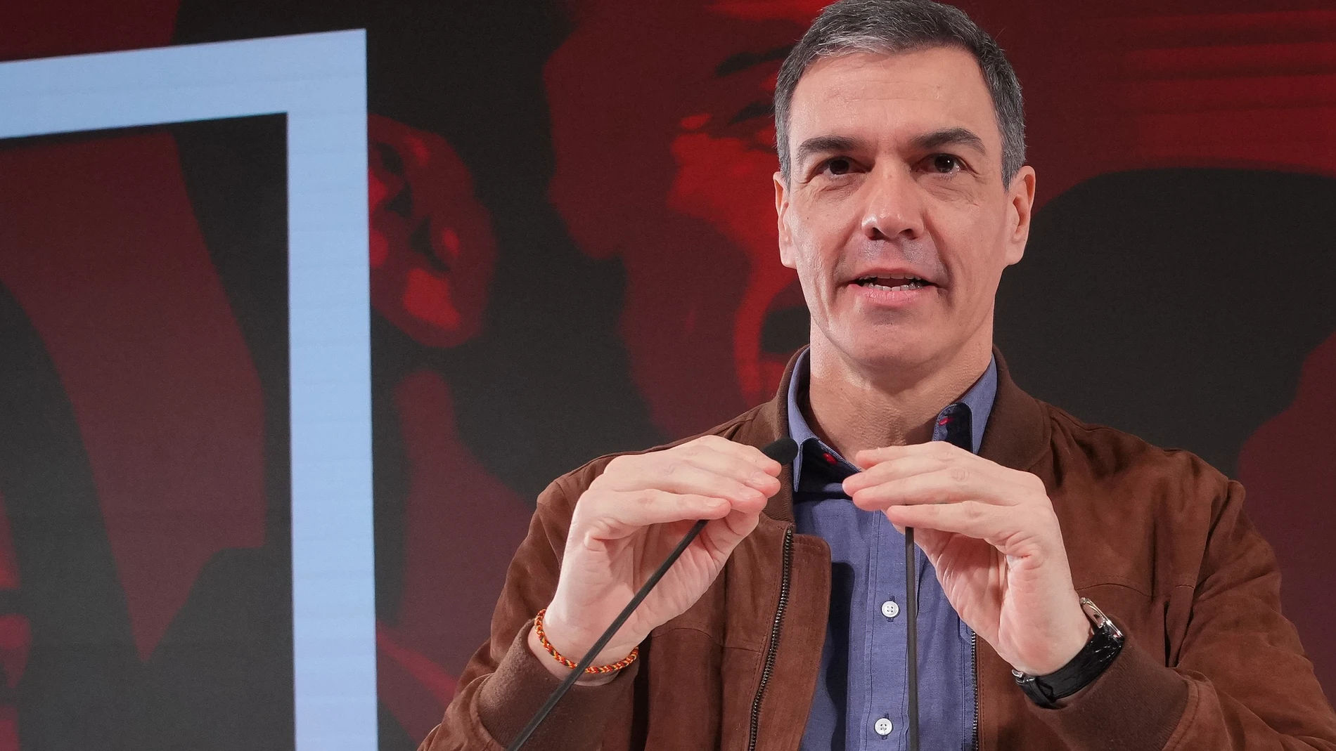El secretario general del PSOE y presidente del Gobierno, Pedro Sánchez, interviene durante el 10º Congreso del PSE-EE, en el Palacio de Congresos y Auditorio Kursaal, a 15 de febrero de 2025, en San Sebastián, Guipúzcoa, País Vasco (España). Bajo el lema ‘Euskadi, aquí y ahora. Euskadi, hemen eta orain’, el PSE-EE celebra su 10º Congreso, durante el que se ratifica a Eneko Andueza como secretario general de la formación para un segundo mandato, al no haberse presentado ningún otro candidato....