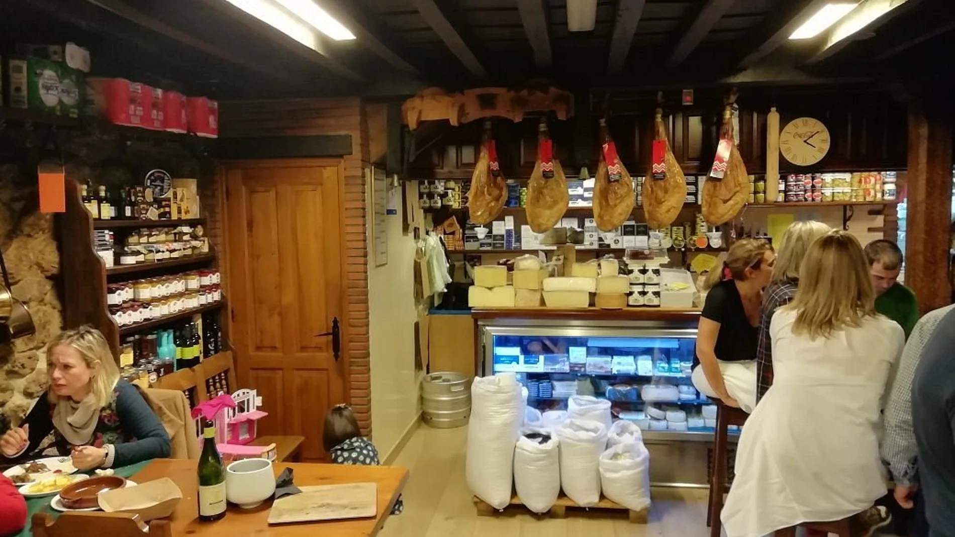 El templo de los potajes cántabros donde todo el mundo repite porque sus guisos son brutales
