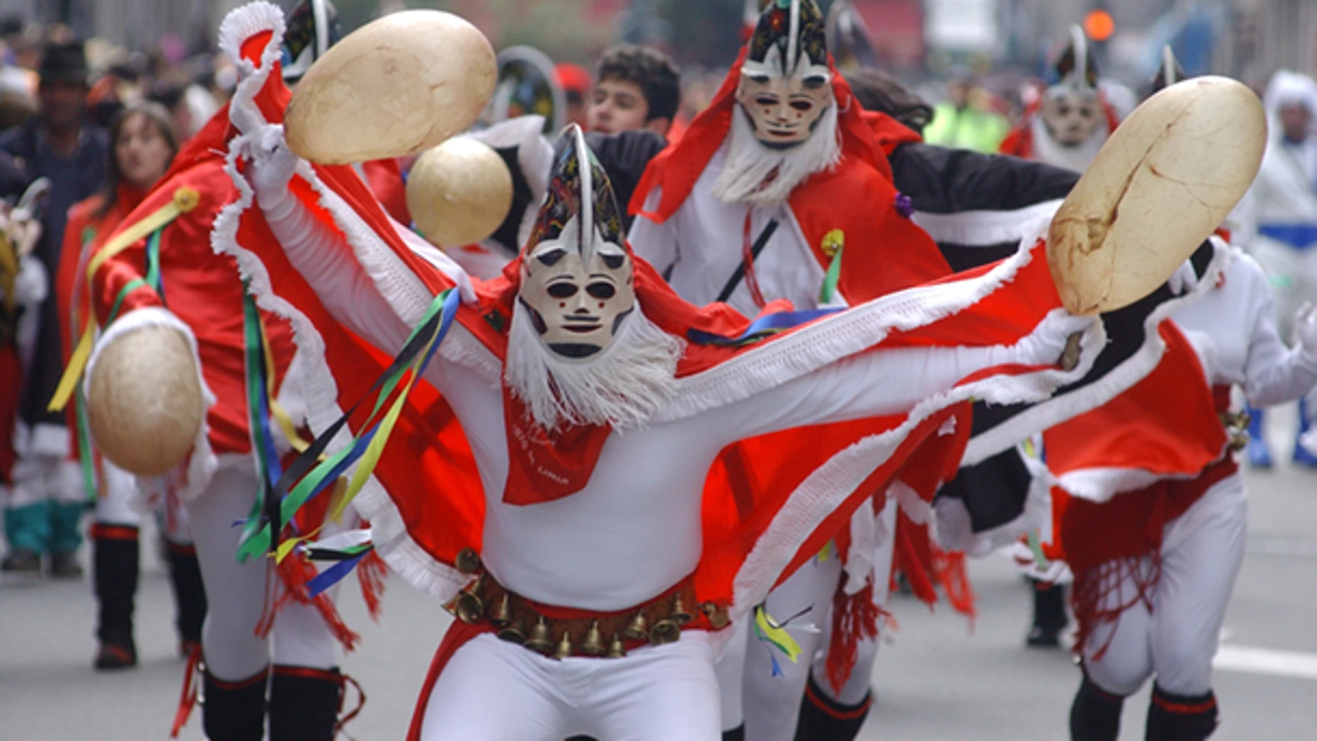 Xinzo de Limia celebra su tradicional Domingo Oleiro en el entroido más largo de España