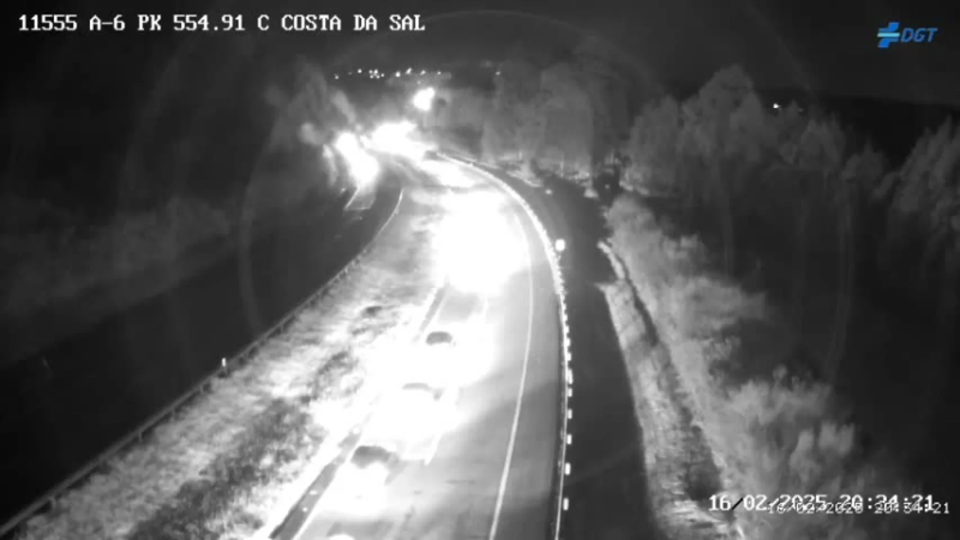 Accidente de tráfico en la A-6 a la altura de Coirós