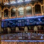 Economía/Bolsa.- El Ibex 35 reconquista los 13.000 puntos 17 años después, con una subida del 0,47%