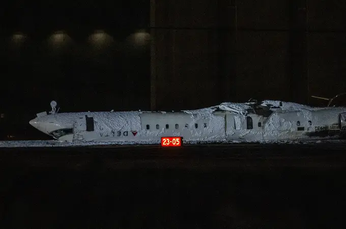 El dramático vídeo del aterrizaje del avión Delta en Toronto que acabó boca abajo El dramático vídeo del aterrizaje del avión Delta en Toronto que acabó boca abajo