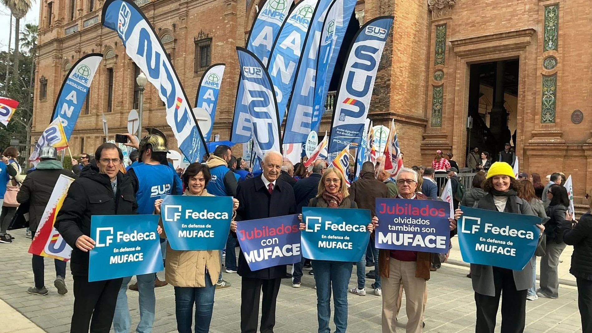 MADRID.-Cientos de funcionarios se movilizan en varias ciudades por Muface: "Con la salud no se mercadea"