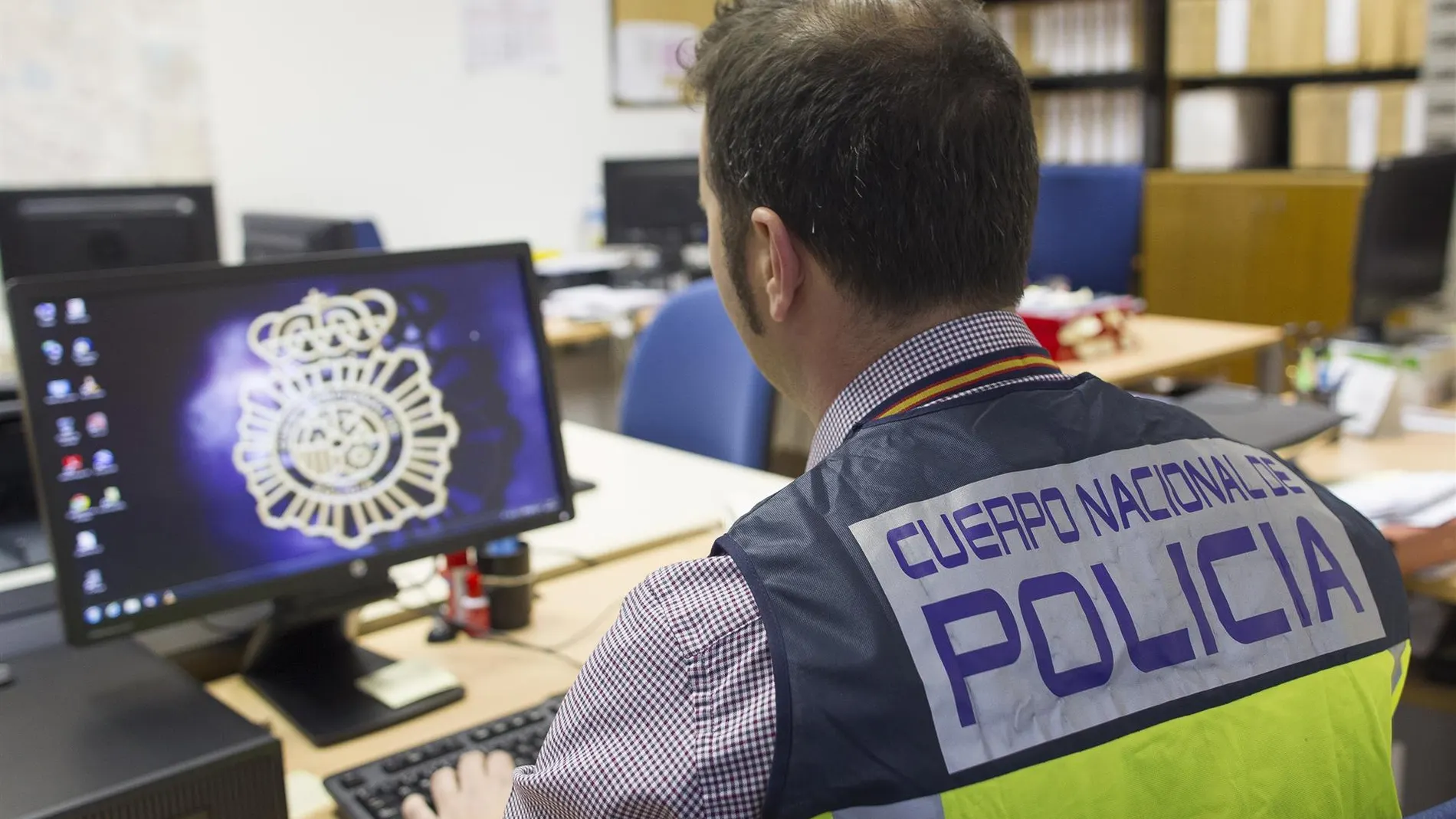La UDEF interviene documentación en las dependencias de la Policía Local de Granada por posible amaño de oposiciones