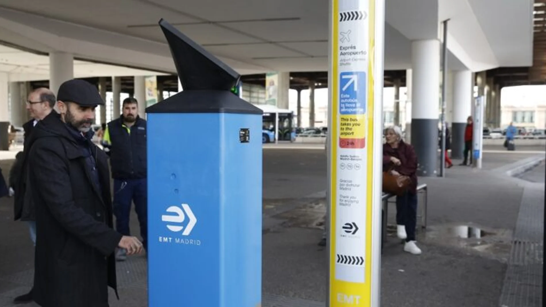 Así son los nuevos tótems de venta de billetes en Barajas y Atocha