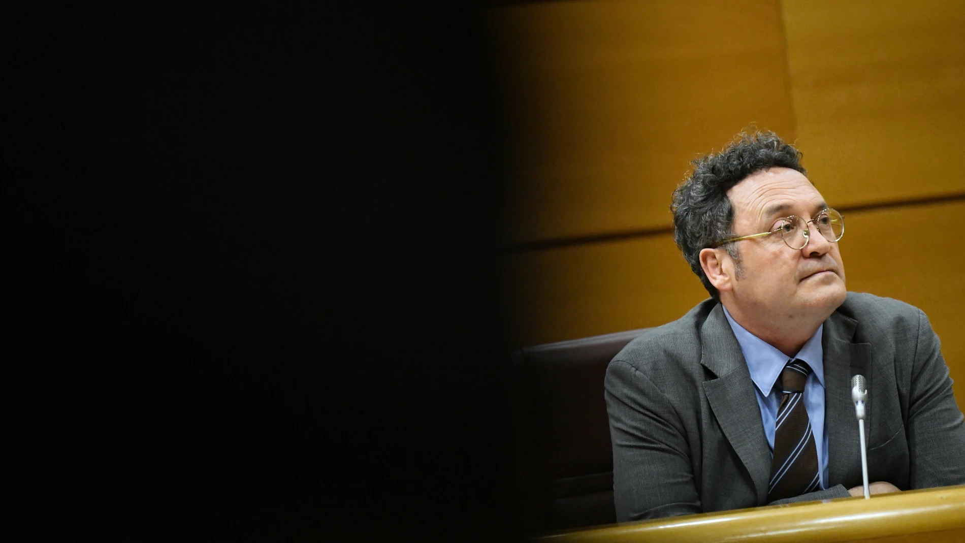 El Fiscal General del Estado, Álvaro García Ortiz, durante su comparecencia en la Comisión de Justicia, en el Senado, a 18 de febrero de 2025, en Madrid (España). García Ortiz comparece para presentar la Memoria anual de la Fiscalía referida a 2023. Es la primera vez que acude a las Cortes Generales desde que el Tribunal Supremo (TS) le imputó por un presunto delito de revelación de secretos contra el novio de la presidenta de la Comunidad de Madrid. 18 FEBRERO 2025;FISCAL;GARCÍA ORTIZ;COMPA...