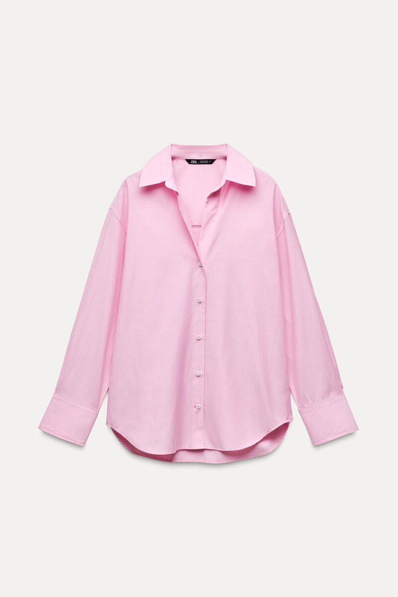 Camisa de rayas.