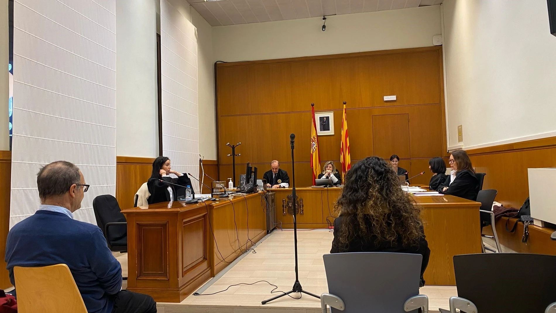 El profesor de la UB acusado de abusar sexualmente de una alumna y compartir fotos de ella sin su consentimiento en el juicio que se celebra en la Sección 8 de la Audiencia Provincial de Barcelona EUROPA PRESS 18/02/2025