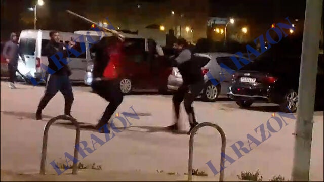 Pelea entre bandas de 'petaqueros' 