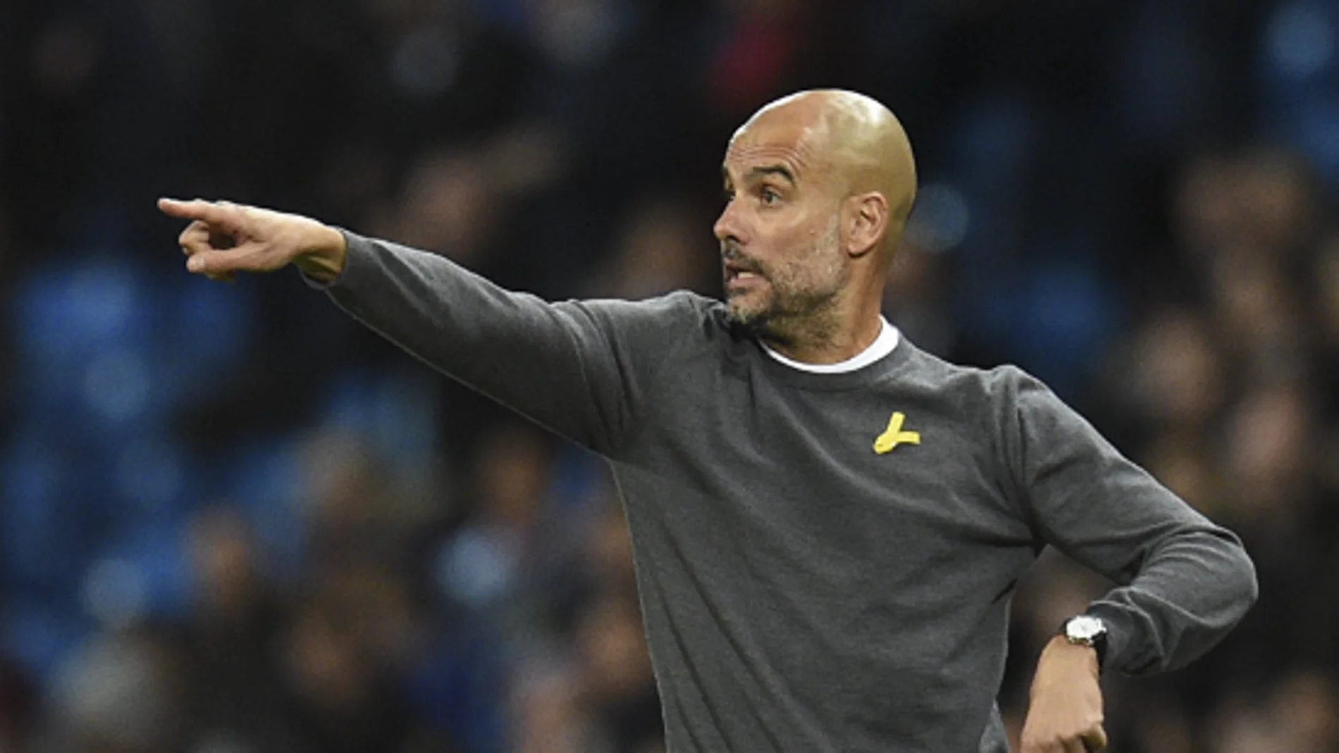 Pep Guardiola y su lazo amarillo en apoyo a los presos