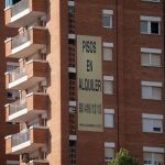Familias con ingresos medios no pueden acceder al 68% de alquileres con dos habitaciones, según Idealista
