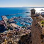 Vista del puerto de Alicante