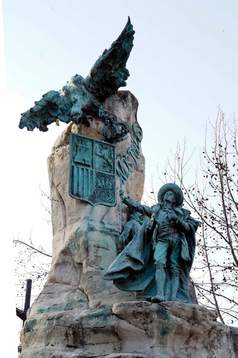 Estatua de Andrés Torrejón