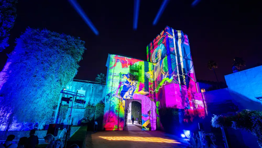 Naturaleza Encendida en Sevilla : Sueños. Real Alcázar