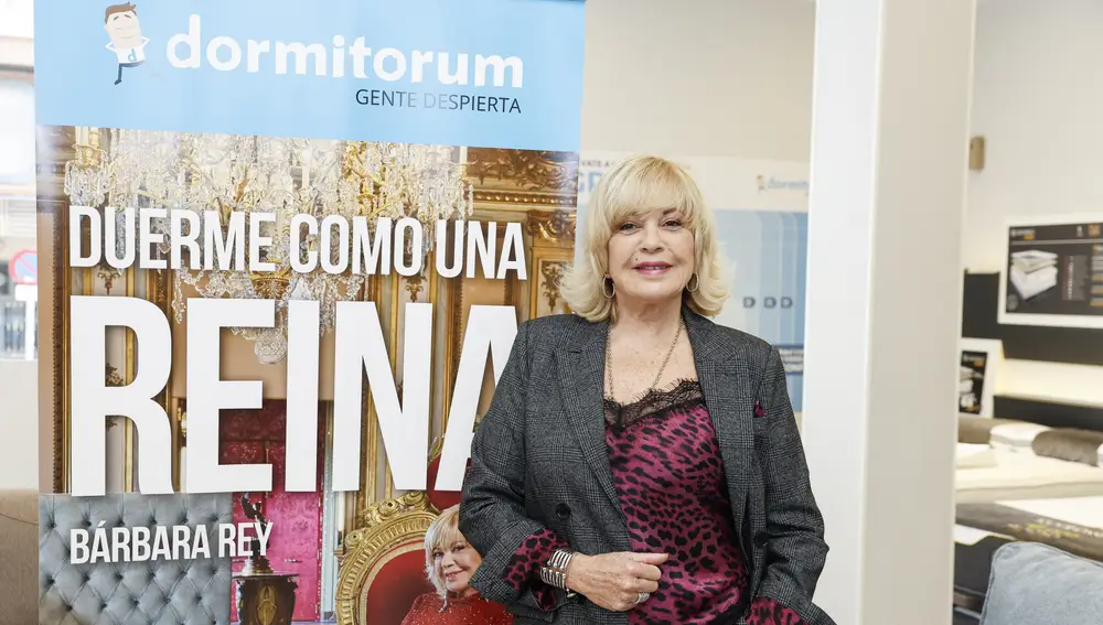 Bárbara Rey presume de dormir "como una reina" en la campaña de Dormitorum