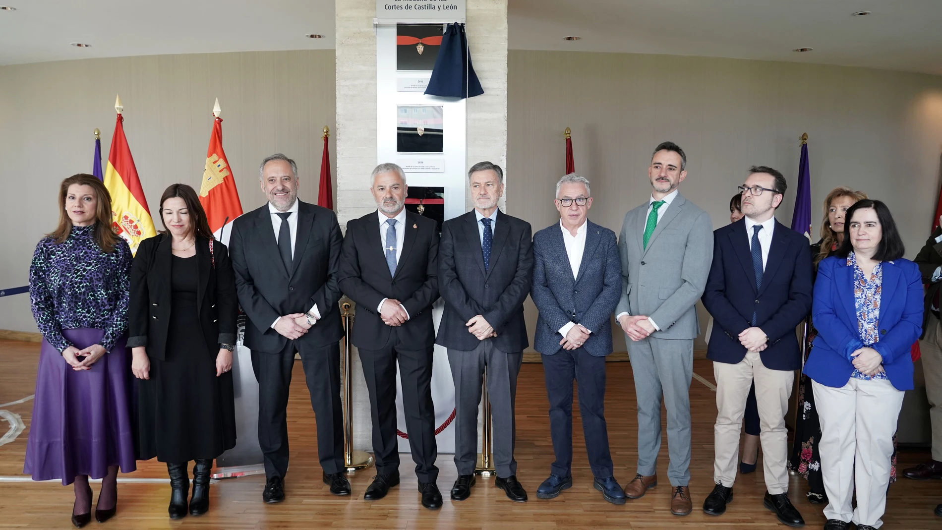 Colocación en las Cortes de la Medalla de Oro a la Asociación de Víctimas del Terrorismo de Castilla y León