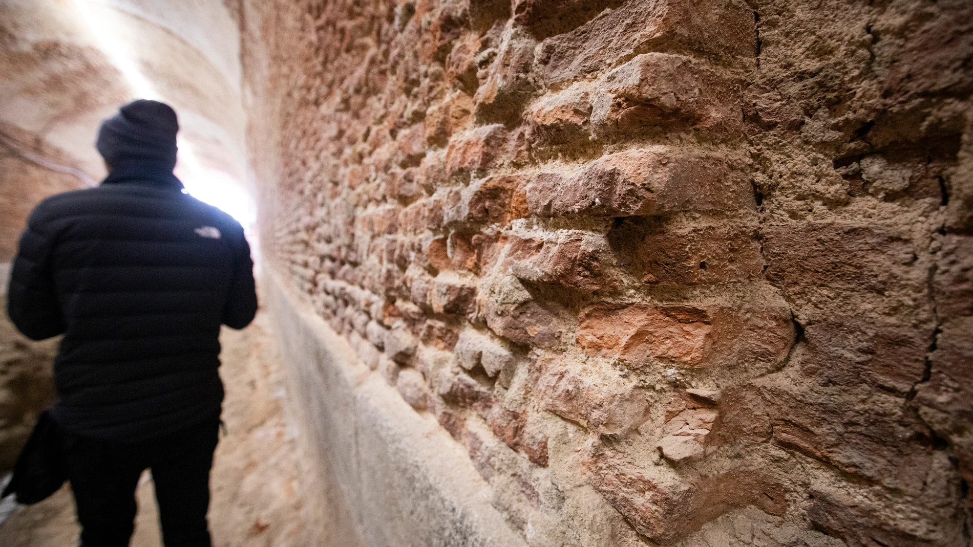 Obras de restauración del Túnel de Villanueva en los jardines del Moro en el Palacio Real. © Jesús G. Feria.