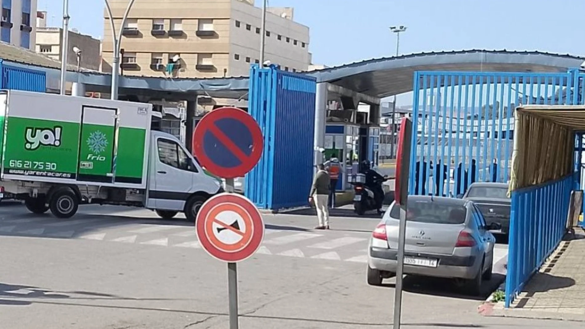 El camión, en el momento de abordar la frontera de lado marroquí