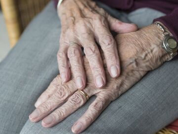Un experto de Harvard revel&oacute; la sorprendente relaci&oacute;n entre el crecimiento de las u&ntilde;as y la longevidad
