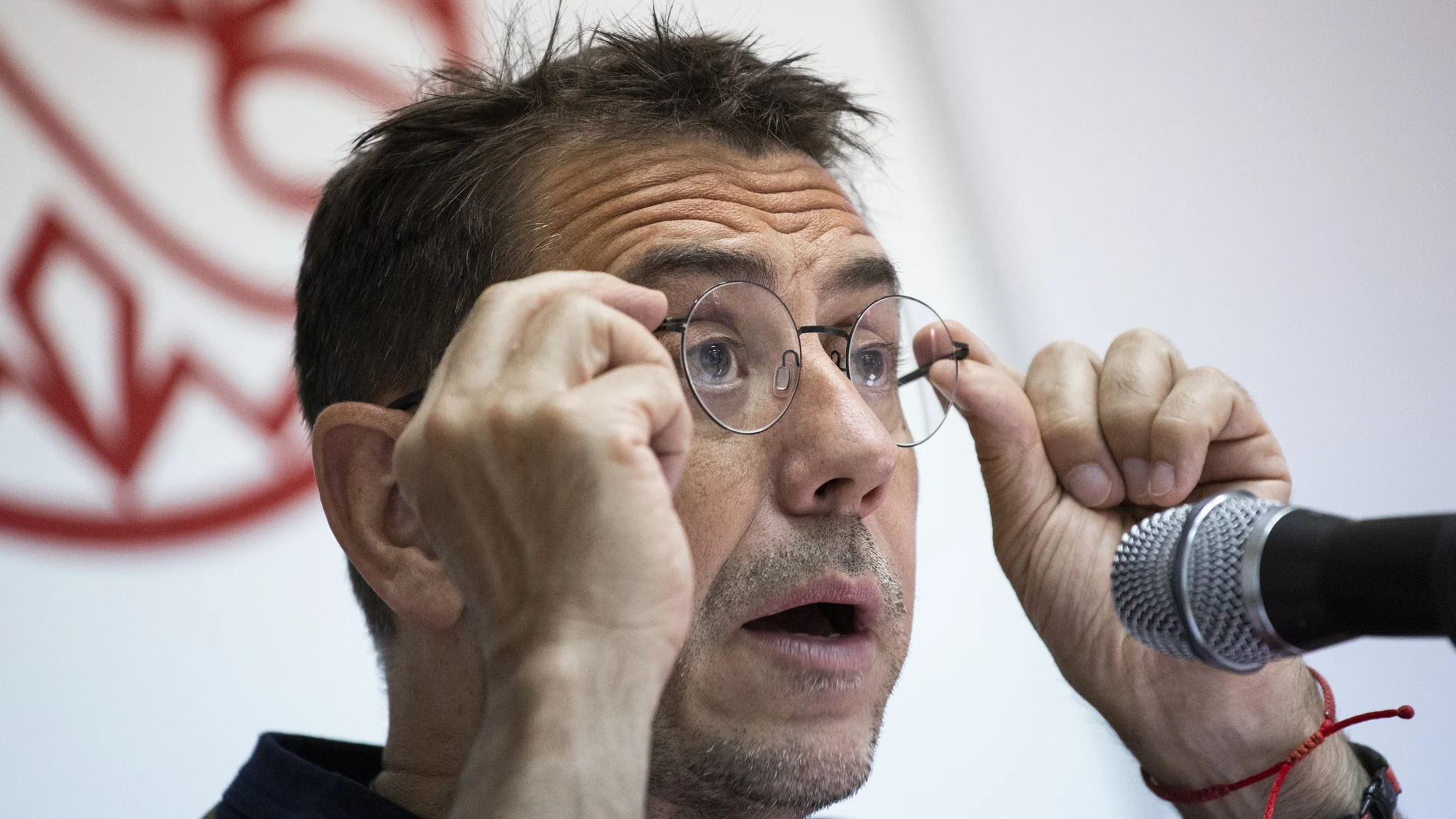 Juan Carlos Monedero participa en una mesa de debate, en San Lorenzo de El Escorial, Madrid (España).