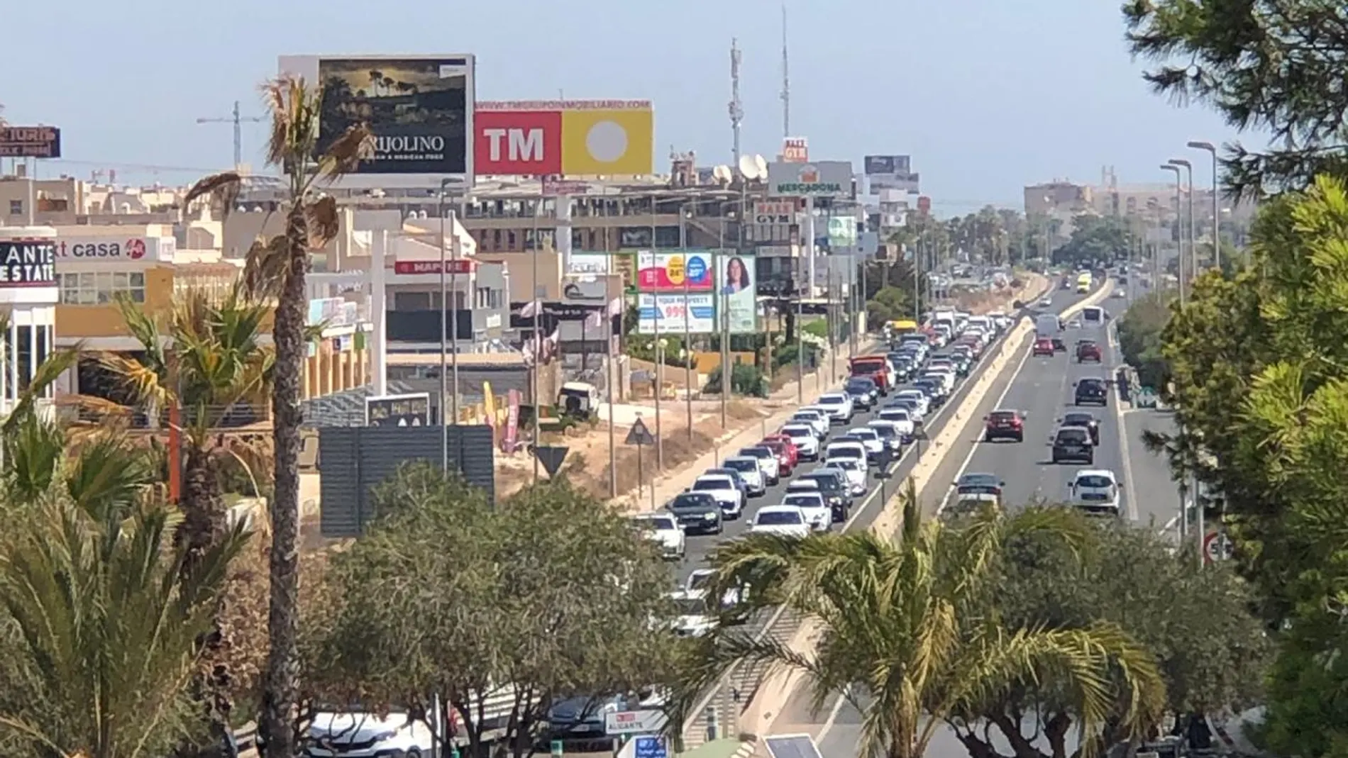 La N-332 en la rotonda de La Zenia, en Orihuela, Alicante