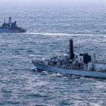 La Marina británica se topa con seis barcos rusos en pleno Canal de la Mancha: “Sabemos lo que están haciendo y no dudaremos en tomar medidas”