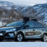 Vehículo de Uber Ski, listo para subir a Sierra Nevada