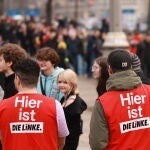 Militantes de La Izquierda hacen campaña en Berlín