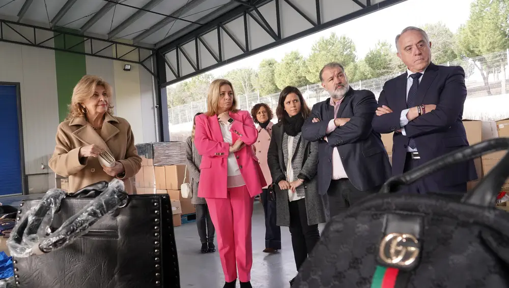Los bolsos de "marca" son también muy habituales