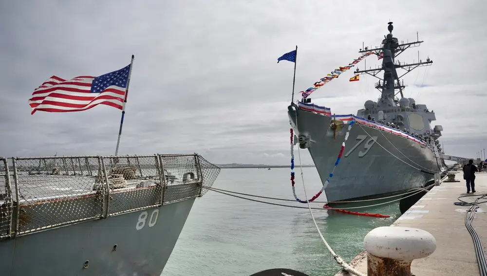 El buque USS Oscar Austin (DDG 79), con capacidad para la defensa contra la guerra antisubmarina, antiaérea, antisuperficie y contra misiles balísticos, entre otras misiones, ha llegado este miércoles a la base naval de Rota (Cádiz)