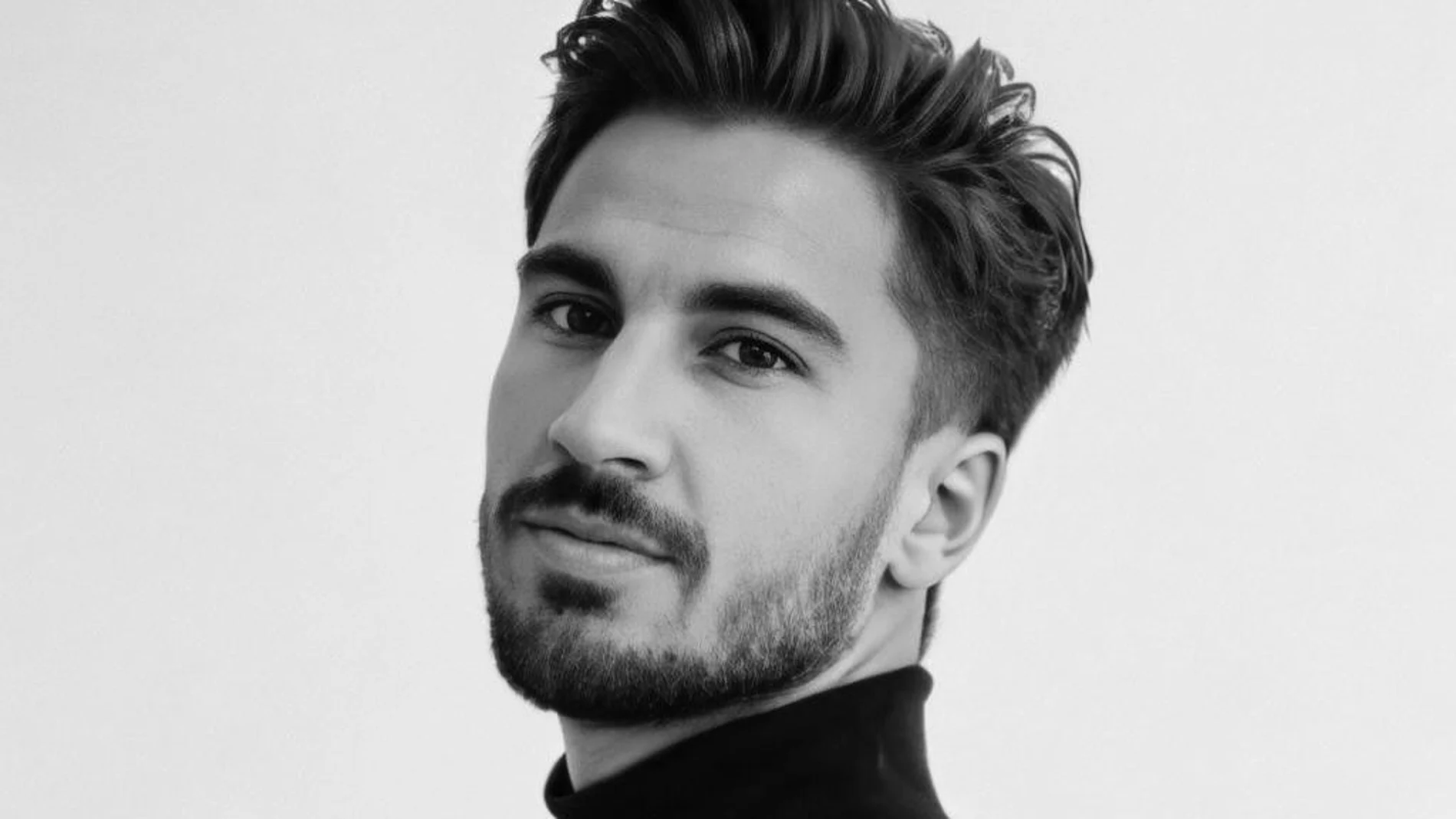 José Navarro, modelo y cortador profesional de jamón