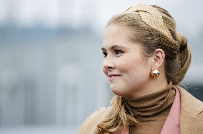 Amalia de Holanda.